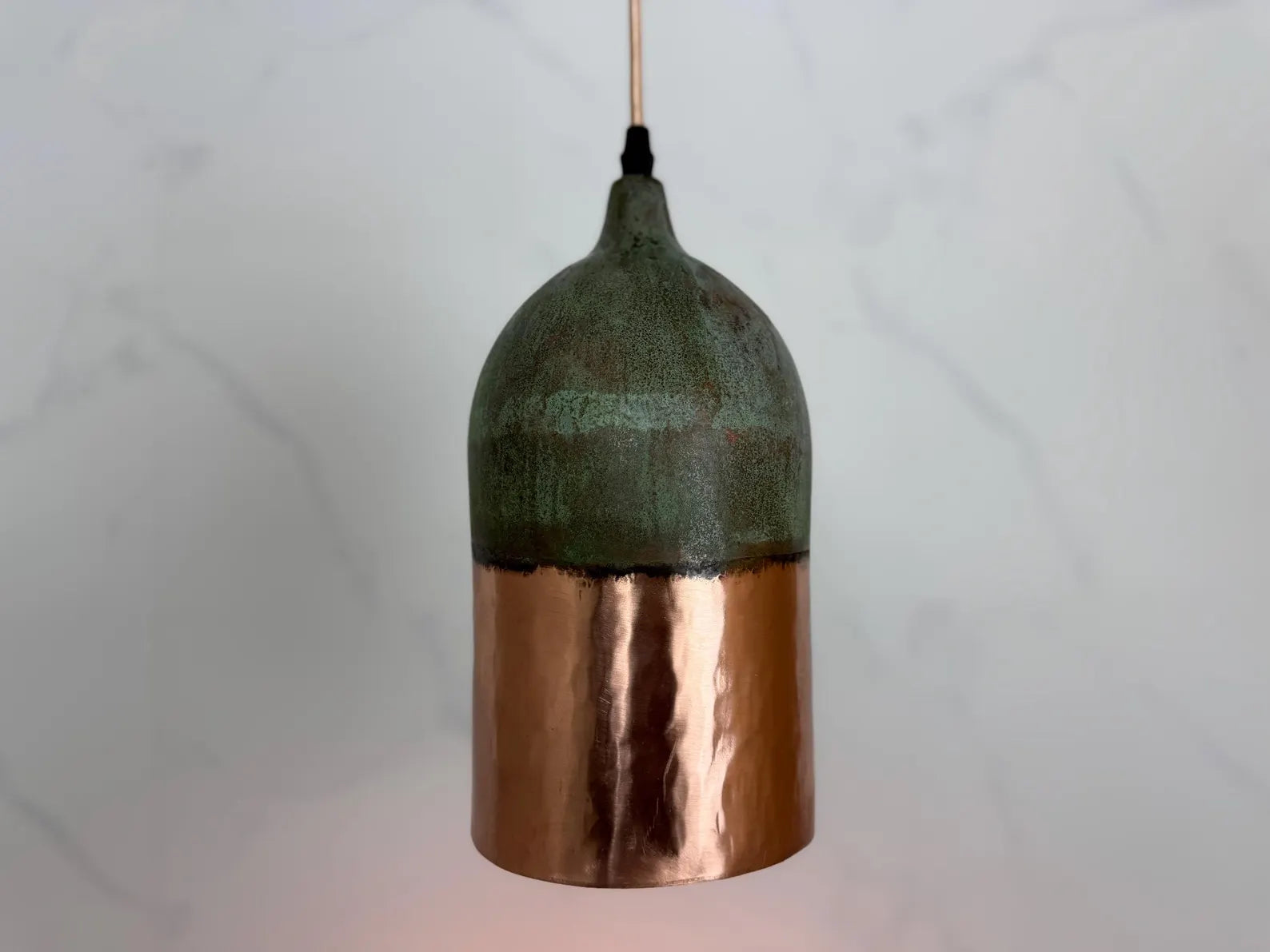 Suspension en cuivre patiné verte
