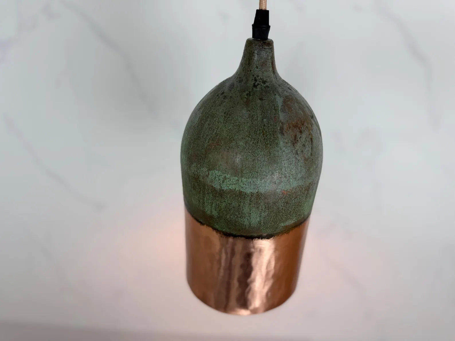 Suspension en cuivre patiné verte